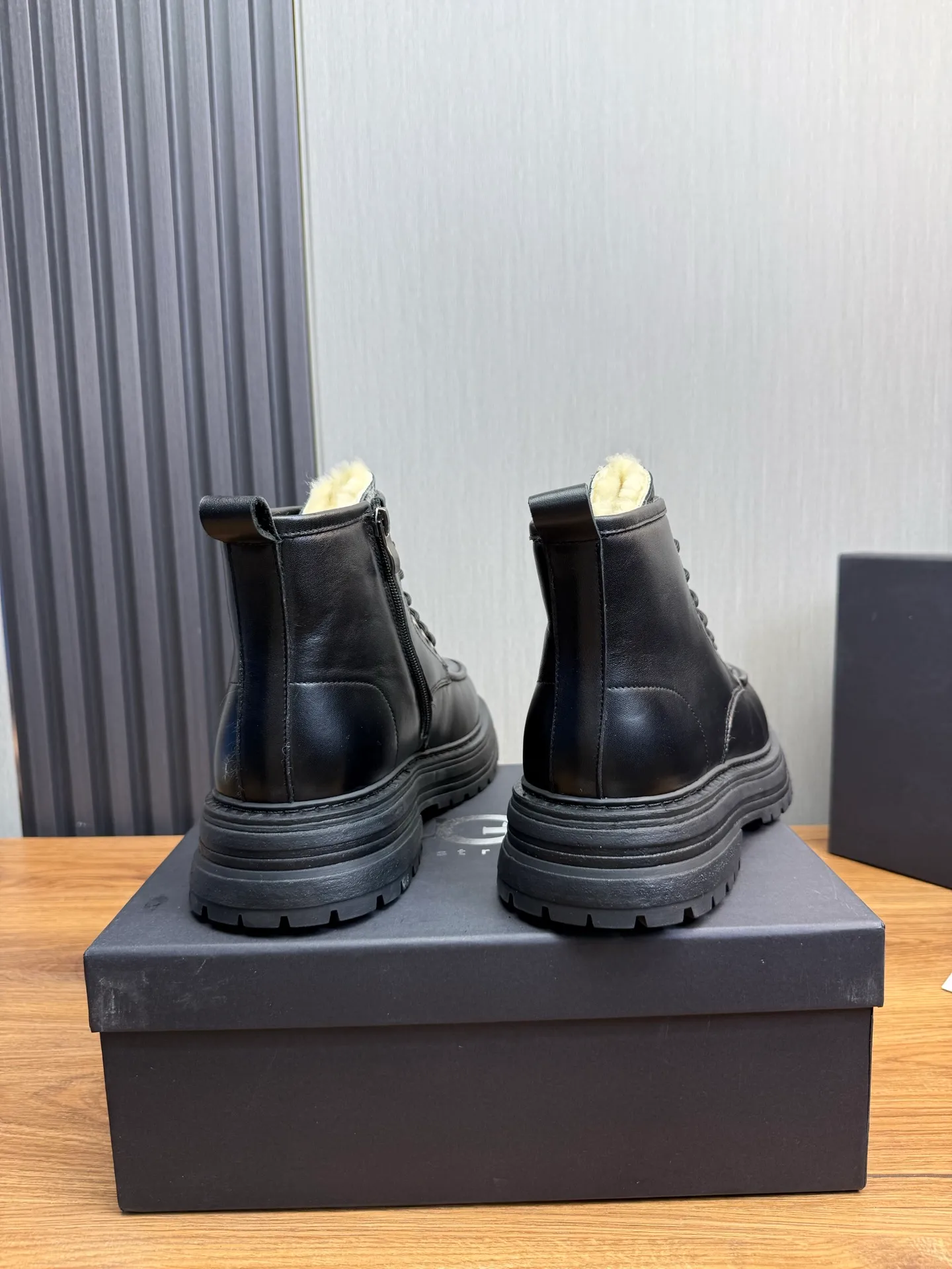 Factory price 680💰 [UGG] Men's hot winter warm boots🐑Simple and fashionable design, cowhide➕comfortable and warm wool lining. Soft and comfortable to wear, good warmth retention, and excellent foot feel. Regular size 38-45